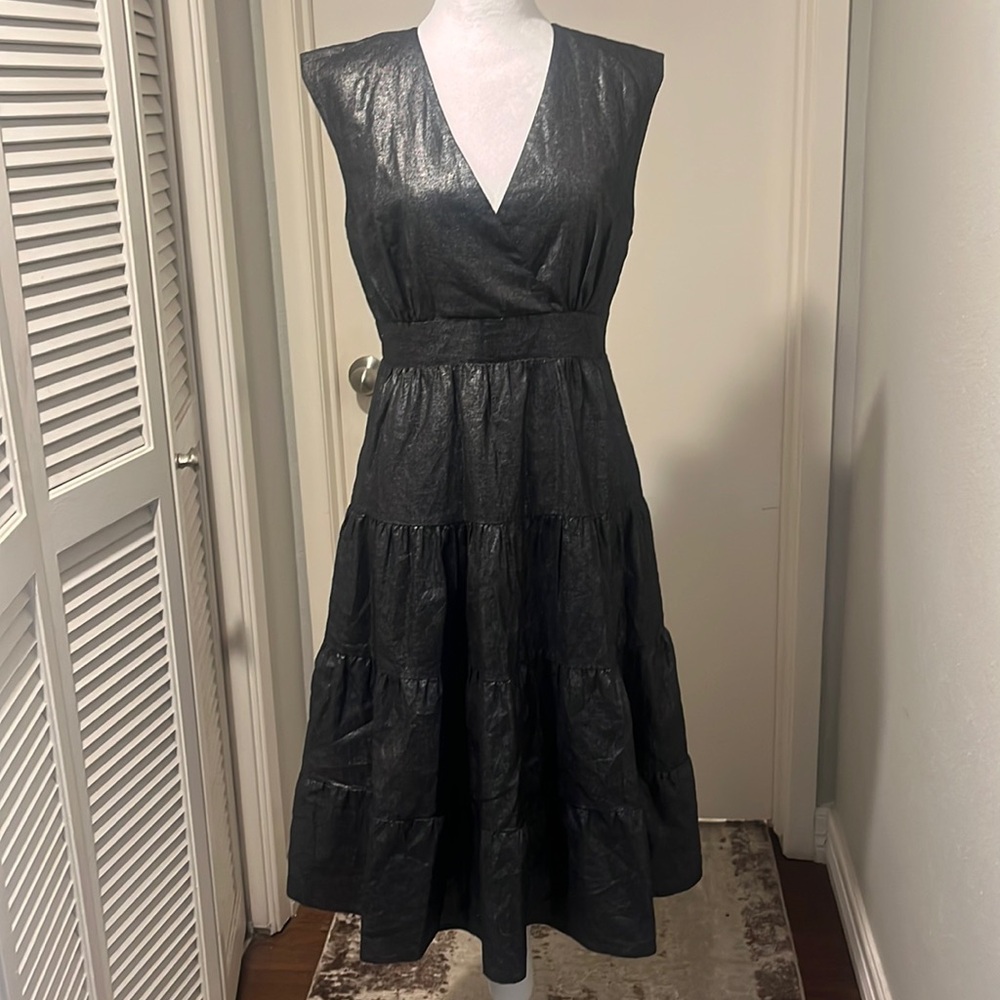 WD.NY Empire Style Sleeveless V-Neck Gray Metallic Ruffle Dress size 8